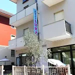 Luna Hotel 3*