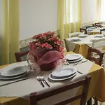 Luna Hotel 3*