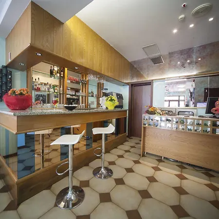 Hotel Luna 3*