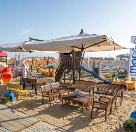 Luna Hotel 3*