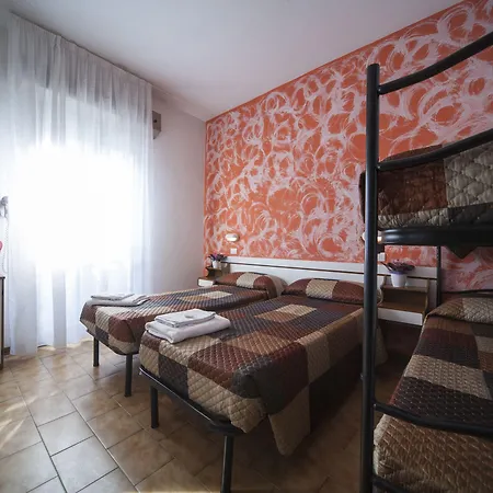 Luna Hotel 3*