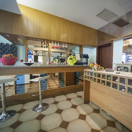 Luna Hotel 3*